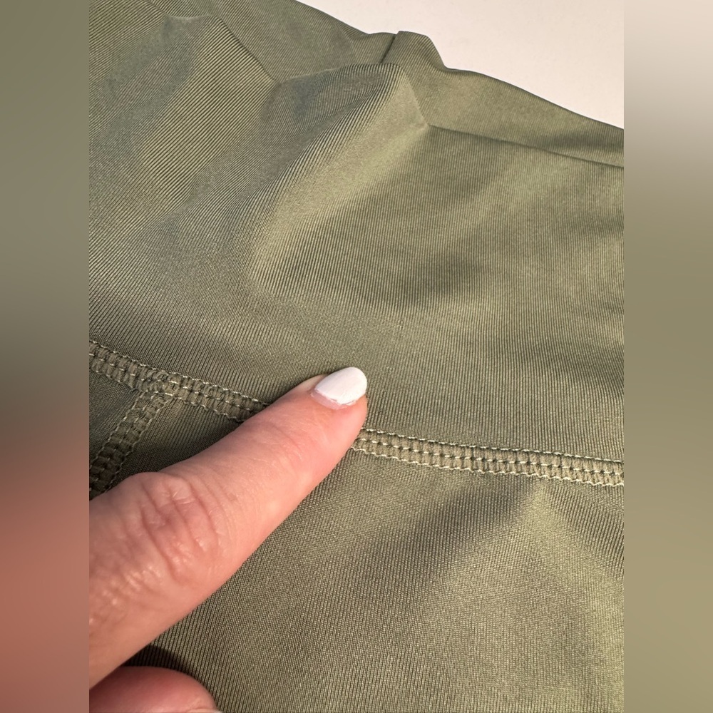 Green workout athleisure leggings lightweight size medium New - Picture 9 of 10